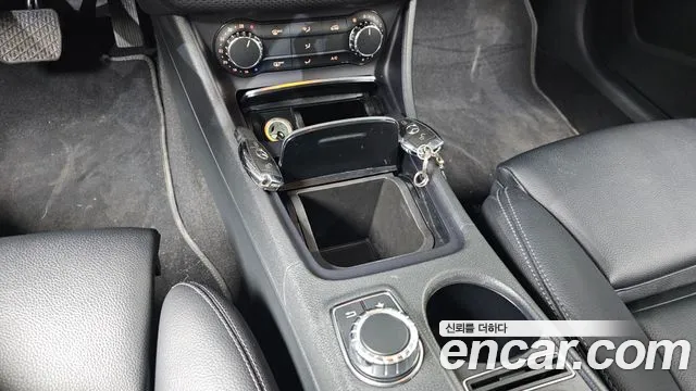 Mercedes-Benz A-Class 2016 — фото 16