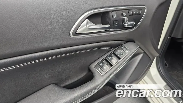 Mercedes-Benz A-Class 2016 — фото 18