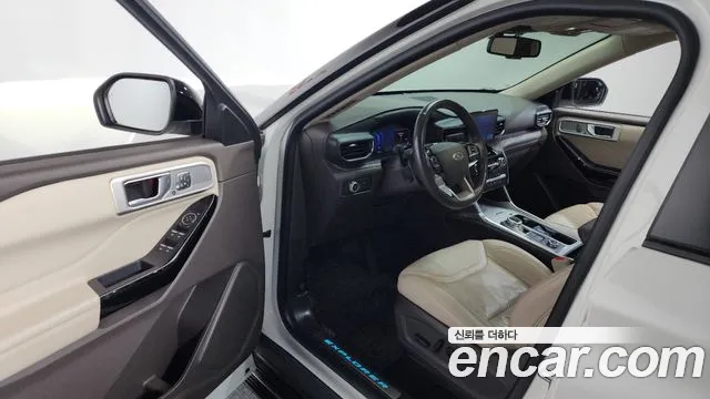 Ford Explorer 2022 — фото 10