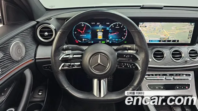 Mercedes-Benz E-Class 2021 — фото 13