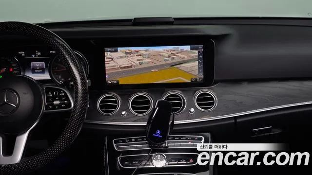 Mercedes-Benz E-Class 2019 — фото 14