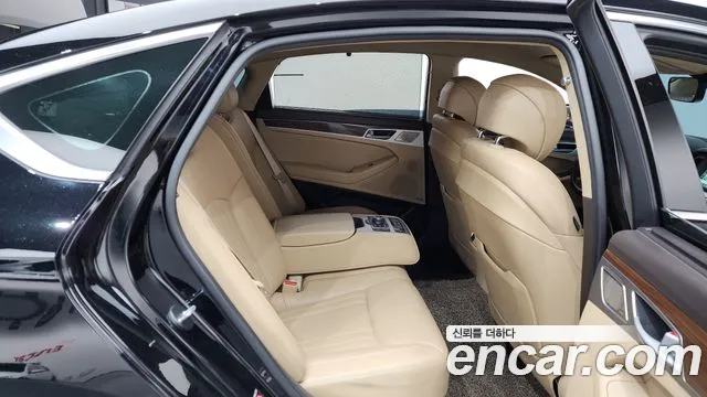 Genesis G80 2017 — фото 12
