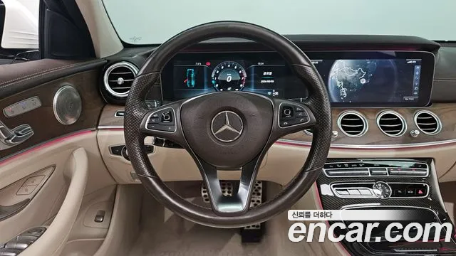 Mercedes-Benz E-Class 2017 — фото 13