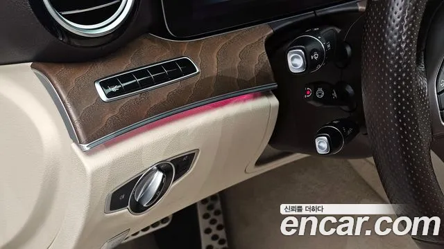 Mercedes-Benz E-Class 2017 — фото 16
