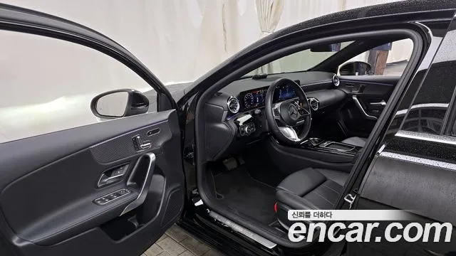 Mercedes-Benz A-Class 2025 — фото 10