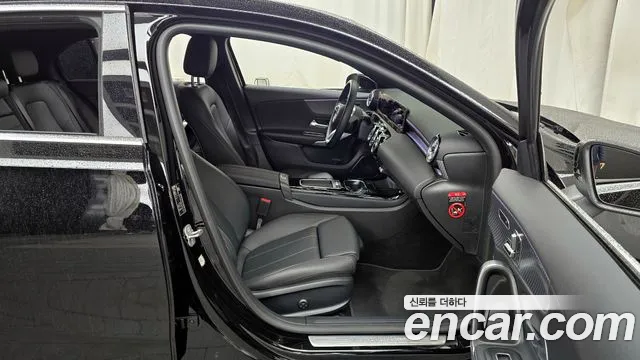 Mercedes-Benz A-Class 2025 — фото 11