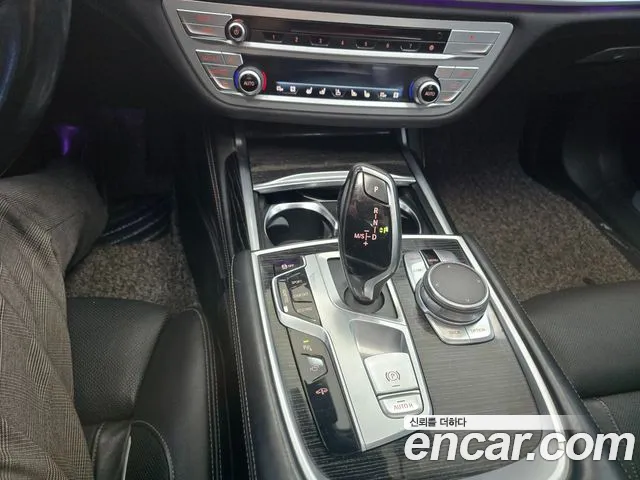 BMW 7-Series 2017 — фото 17
