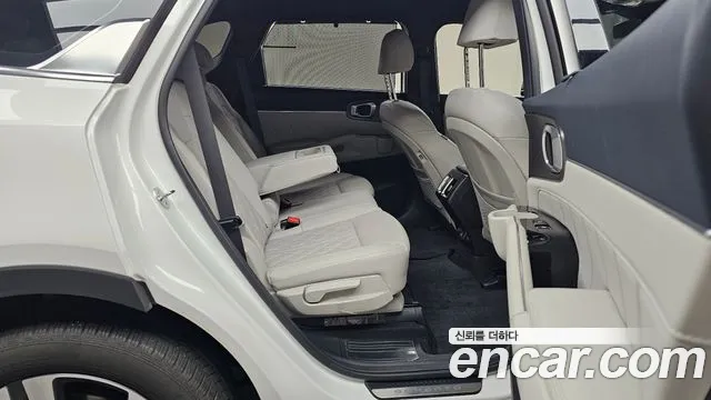 Kia Sorento 2023 — фото 12