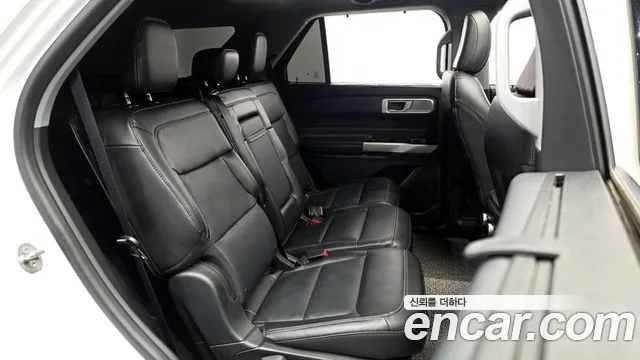 Ford Explorer 2023 — фото 12