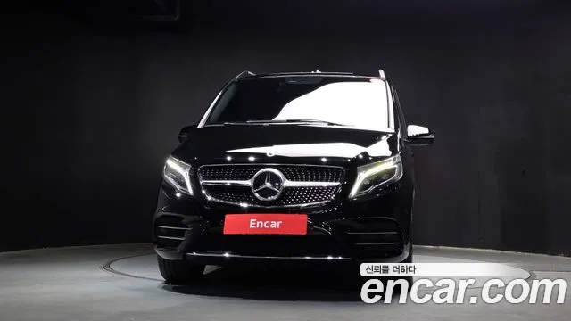 Mercedes-Benz V-Class 2023 — фото 3
