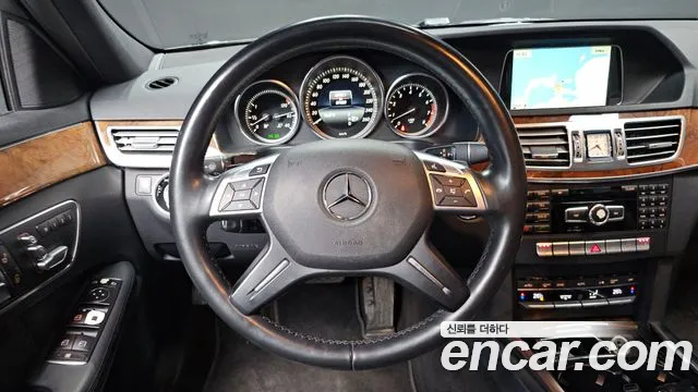 Mercedes-Benz E-Class 2014 — фото 13