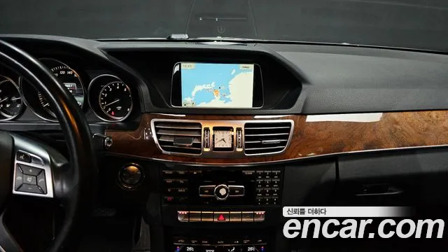Mercedes-Benz E-Class 2014 — фото 14