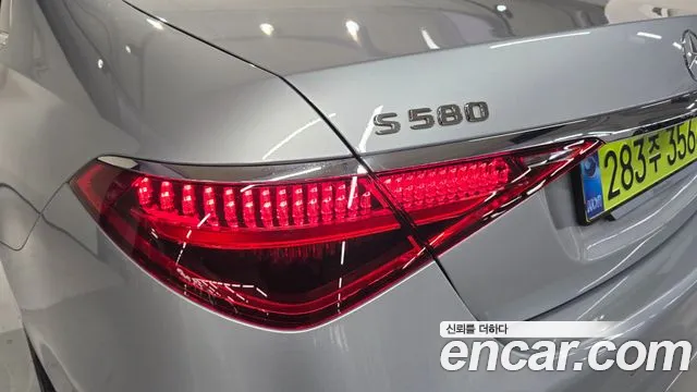 Mercedes-Benz S-Class 2025 — фото 13