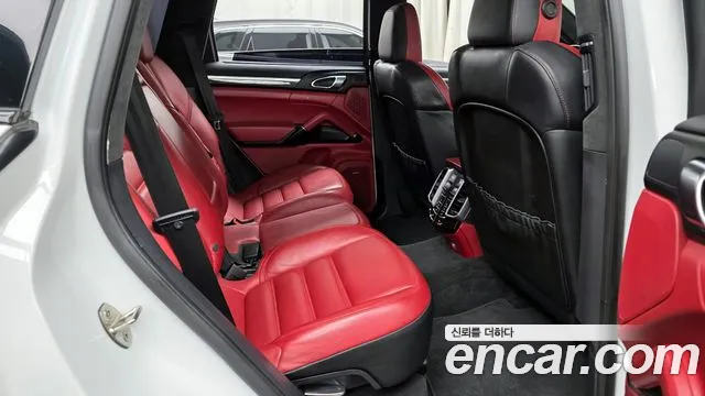 Porsche Cayenne 2016 — фото 12