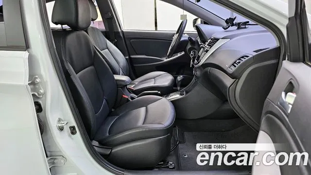 Hyundai Accent 2018 — фото 11