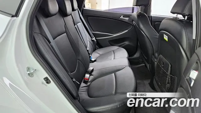 Hyundai Accent 2018 — фото 12