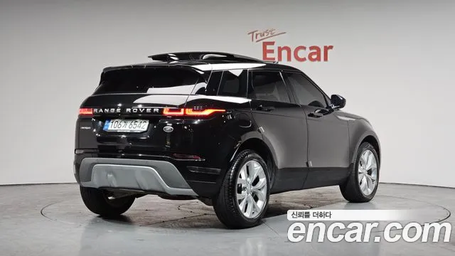 Land Rover Range Rover Evoque 2022 — фото 1