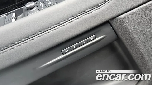 Land Rover Range Rover Evoque 2022 — фото 17