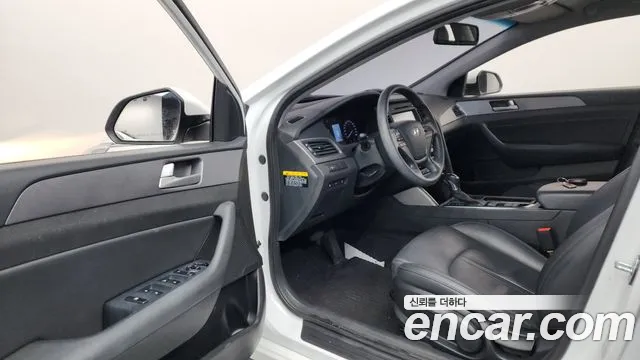 Hyundai Sonata 2017 — фото 10