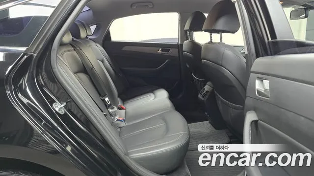Hyundai Sonata 2018 — фото 12