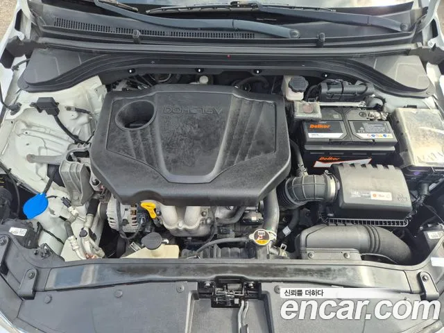 Hyundai AVANTE 2018 — фото 10