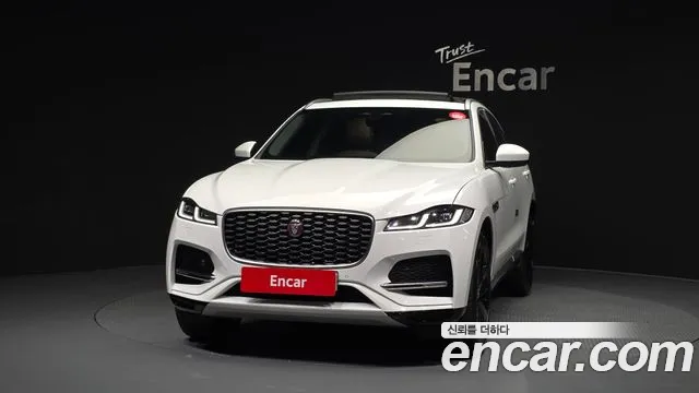 Jaguar F-PACE 2023 — фото 3