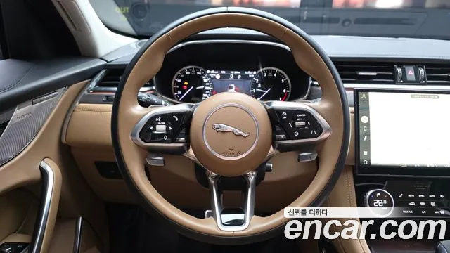 Jaguar F-PACE 2023 — фото 13