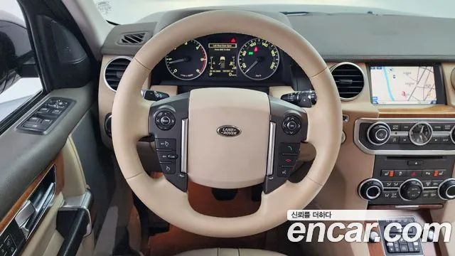 Land Rover Discovery 2016 — фото 13