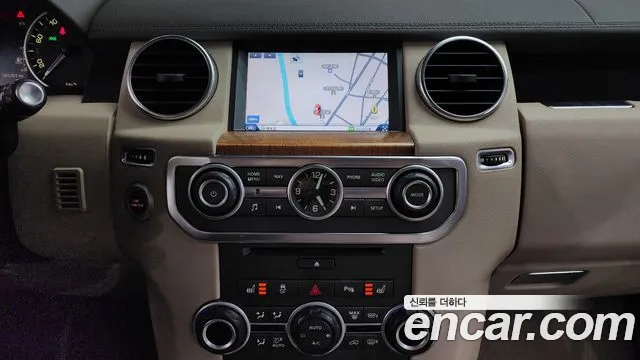 Land Rover Discovery 2016 — фото 15