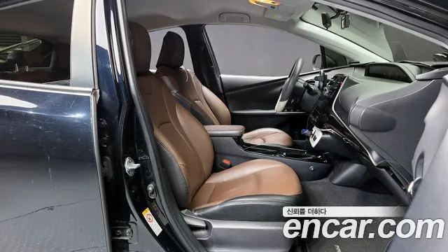 Toyota Prius 2017 — фото 10