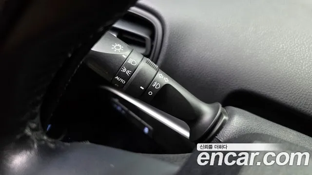 Toyota Prius 2017 — фото 16