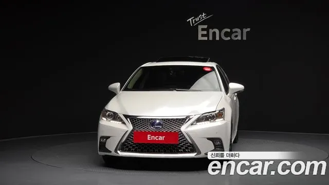 Lexus CT200h 2018 — фото 3