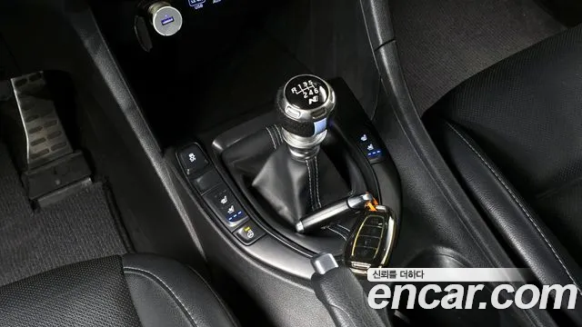 Hyundai Veloster 2019 — фото 9