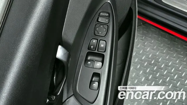 Hyundai Veloster 2019 — фото 18