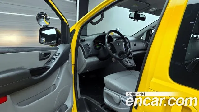 Hyundai Starex 2015 — фото 10