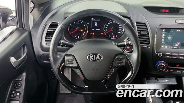 Kia K3 2017 — фото 13