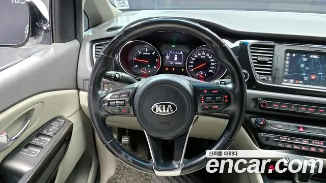 Kia Canival 2018 — фото 14