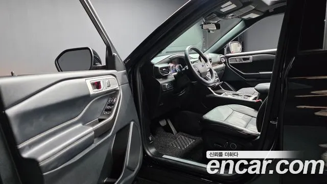 Ford Explorer 2020 — фото 10