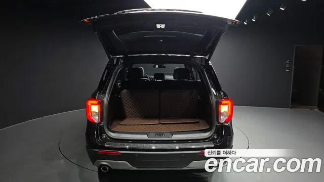 Ford Explorer 2020 — фото 20