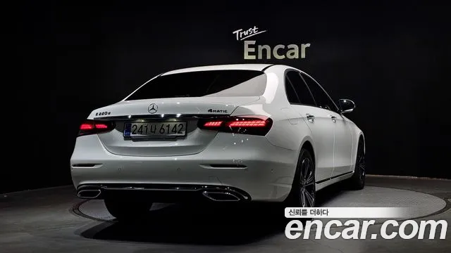 Mercedes-Benz E-Class 2023 — фото 2