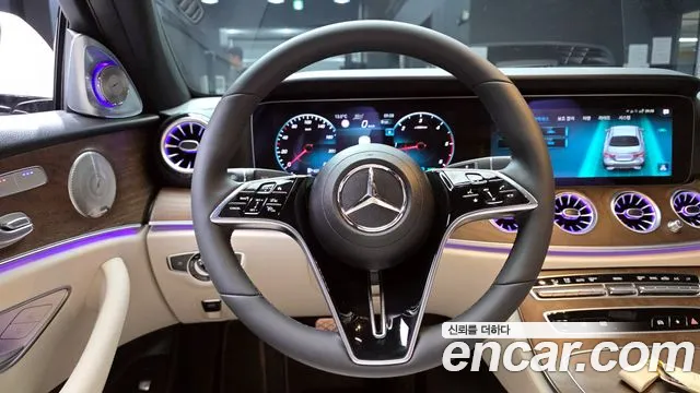 Mercedes-Benz E-Class 2023 — фото 13