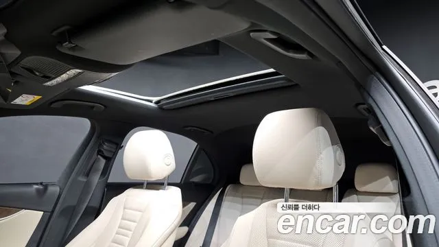 Mercedes-Benz E-Class 2023 — фото 19