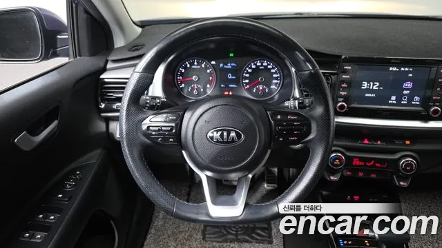 Kia Stonic 2019 — фото 14
