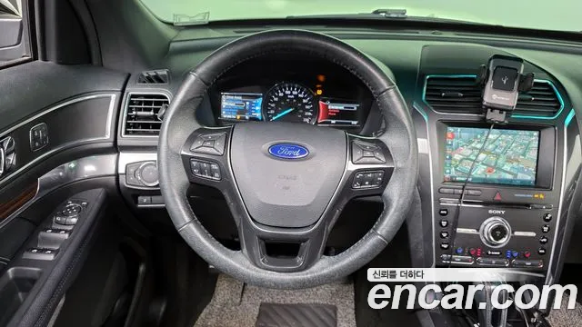 Ford Explorer 2017 — фото 13
