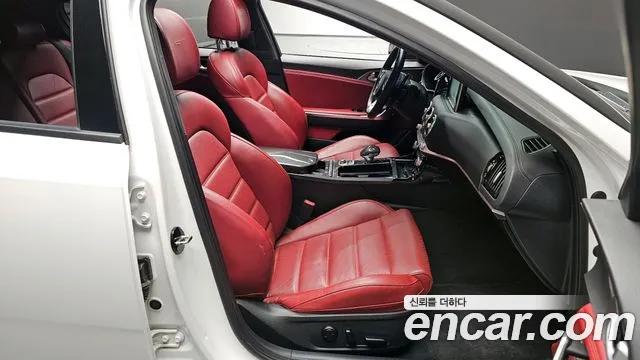 Kia Stinger 2018 — фото 10