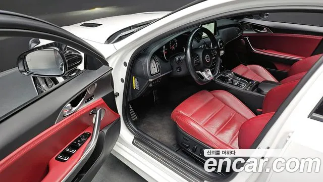 Kia Stinger 2018 — фото 12