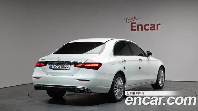 Mercedes-Benz E-Class 2022 — фото 1