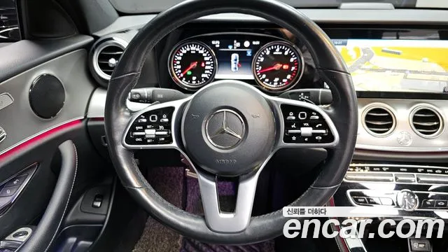 Mercedes-Benz E-Class 2019 — фото 12