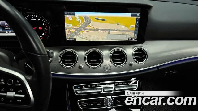 Mercedes-Benz E-Class 2019 — фото 13