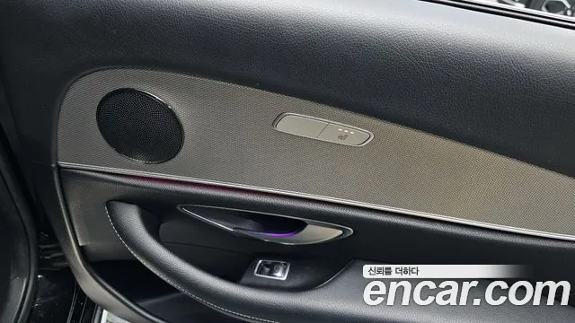 Mercedes-Benz E-Class 2019 — фото 16